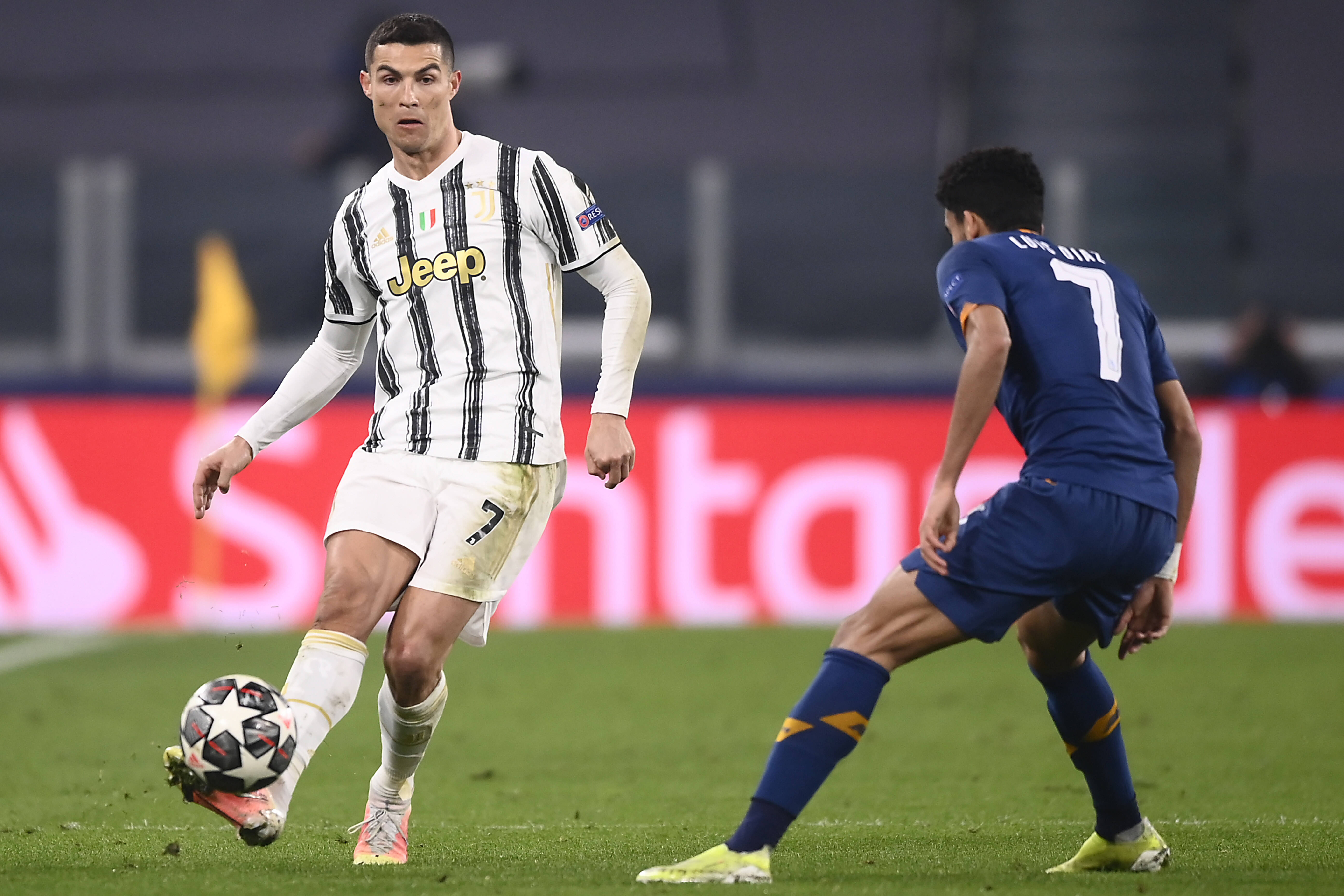 尤文图斯训练开放日，加时末段刷新队史纪录引欢呼，欧冠在即，医务组通报恢复的简单介绍